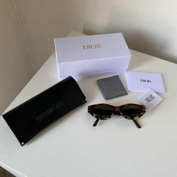 DiorSignature B5I Sunglasses - Picture 3 of 8